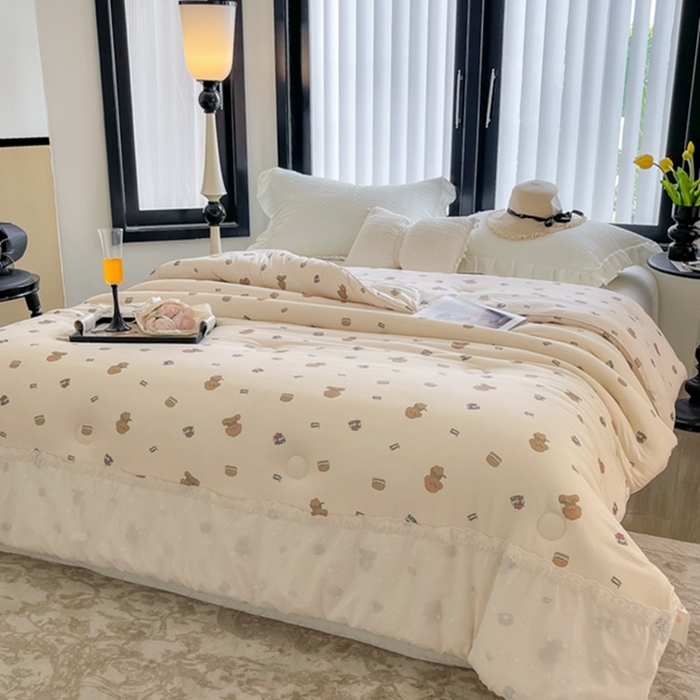 91家纺网 家纺一手货源 找家纺 莱豫家纺 2024新款法式复古针织花边夏被春秋被 童趣