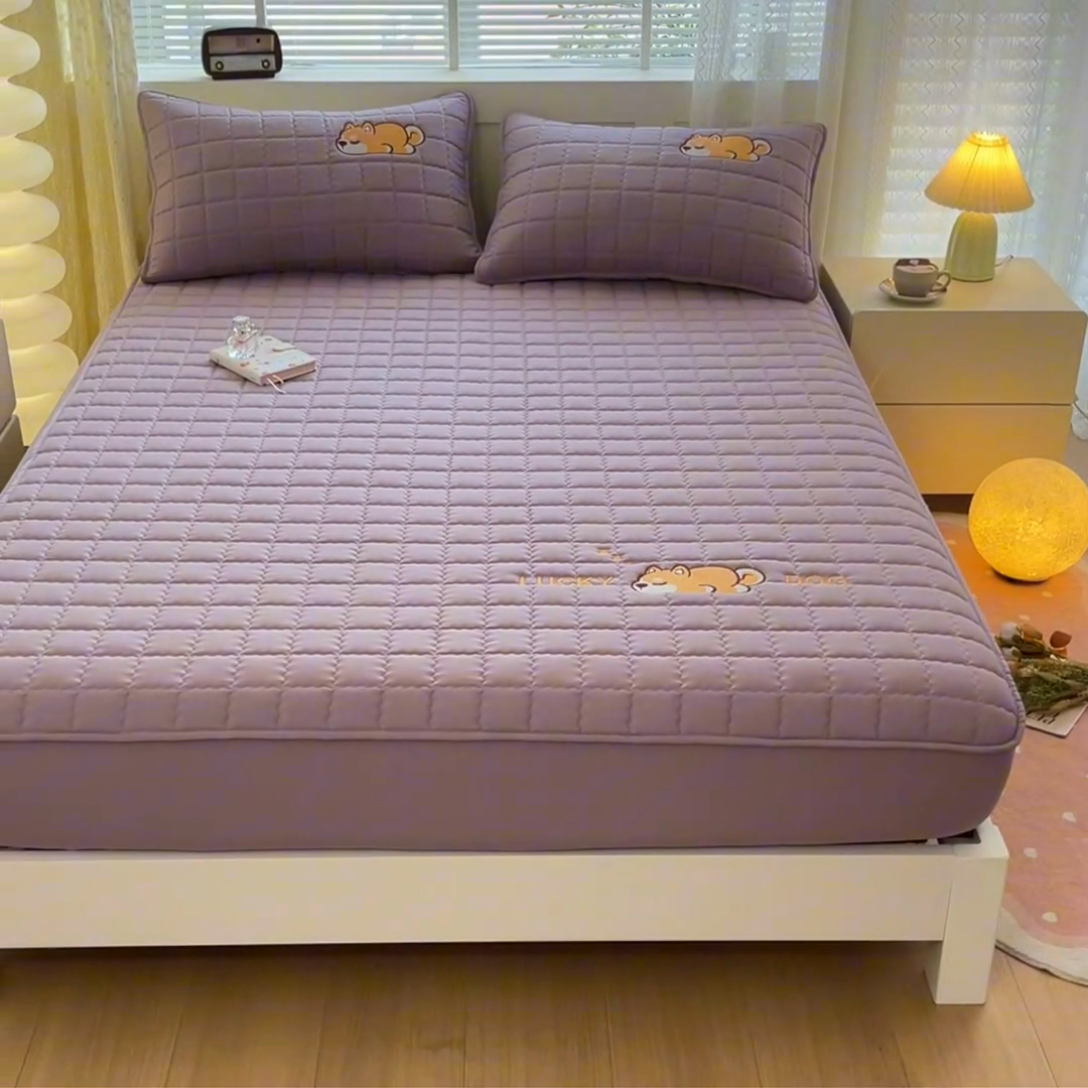 91家纺网 家纺一手货源 找家纺 鑫钰 2024新夹款刺绣大豆纤维床笠-幸运狗系列 幸运狗-木槿紫