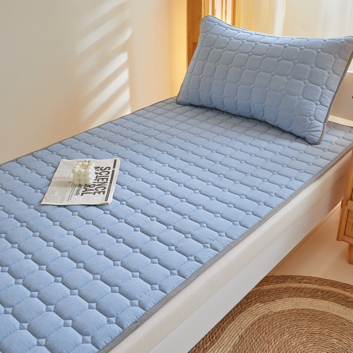 91家纺网 家纺一手货源 找家纺 鑫钰 2025新款学生宿舍A类水洗棉大豆夹棉系列-简格 简格-宾利蓝