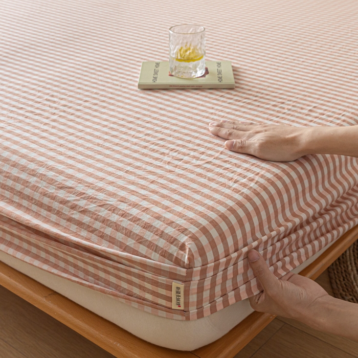 91家纺网 家纺一手货源 找家纺 卡伦家纺 2025全棉色织水洗棉单层床笠席梦思保护套 粉小格