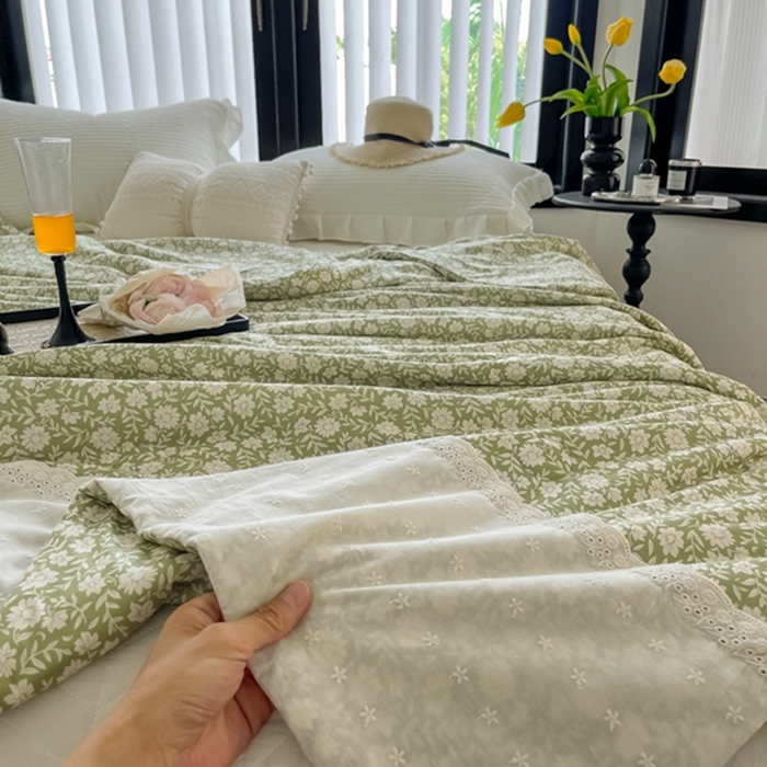 91家纺网 家纺一手货源 找家纺 莱豫家纺 2024新款法式复古针织花边夏被春秋被 清雅绿