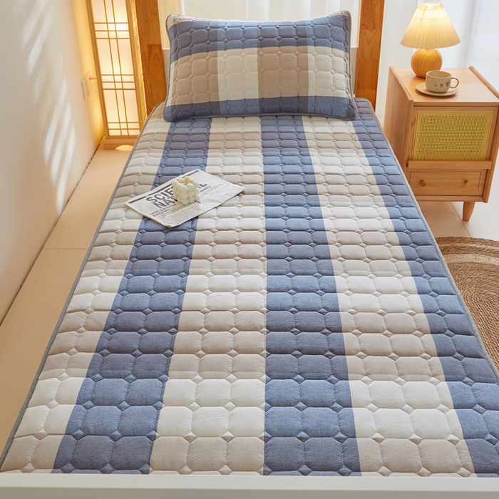 91家纺网 家纺一手货源 找家纺 鑫钰 2025新款学生宿舍A类水洗棉大豆夹棉系列-简格 简格-蓝大格