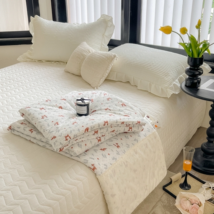 91家纺网 家纺一手货源 找家纺 莱豫家纺 2024新款法式复古针织花边夏被春秋被 小狐狸