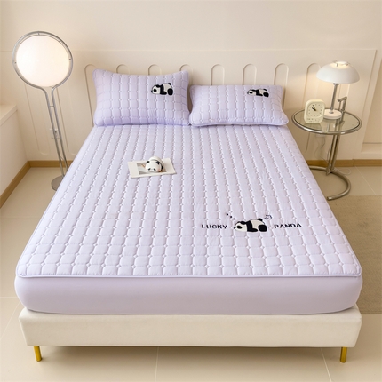 91家纺网 家纺一手货源 找家纺 2025新款A类大豆夹棉刺绣床笠系列-趴趴熊猫 趴趴熊猫-天空紫