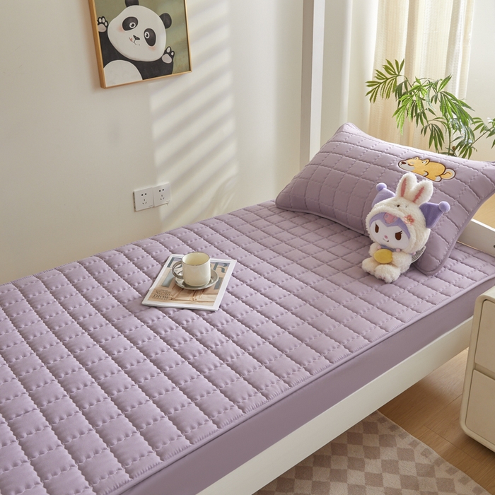 91家纺网 家纺一手货源 找家纺 鑫钰 2025新款学生开学季夹棉刺绣床笠床垫套-幸运狗系列 幸运狗-木槿紫