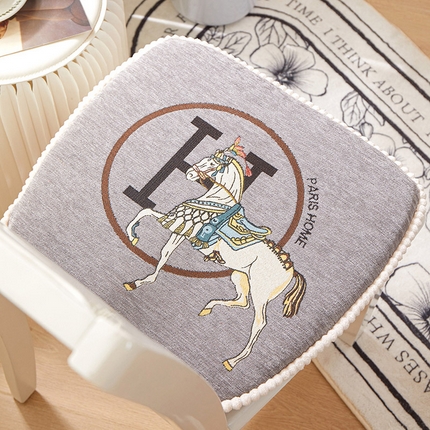 91家纺网 家纺一手货源 找家纺 （总）爱家居 2024新款雪尼尔白马餐椅垫