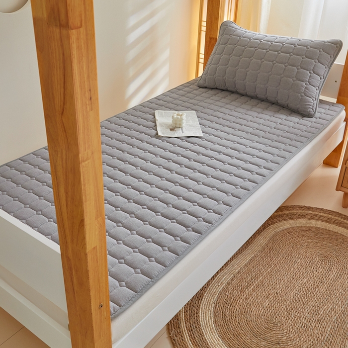 91家纺网 家纺一手货源 找家纺 鑫钰 2025新款学生宿舍A类水洗棉大豆夹棉系列-简格 简格-绅士灰