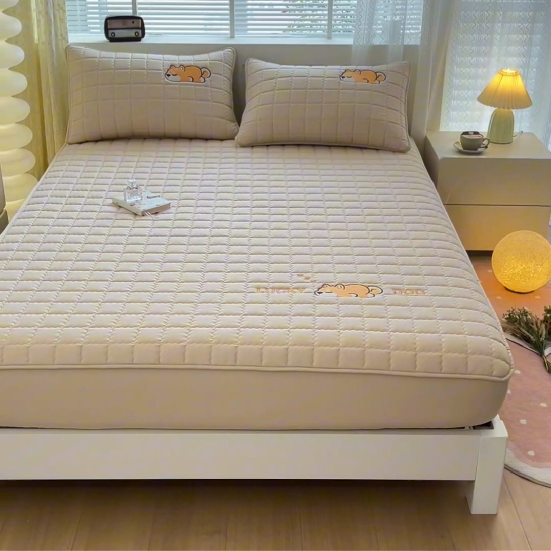 91家纺网 家纺一手货源 找家纺 鑫钰 2024新夹款刺绣大豆纤维床笠-幸运狗系列 幸运狗-香槟驼