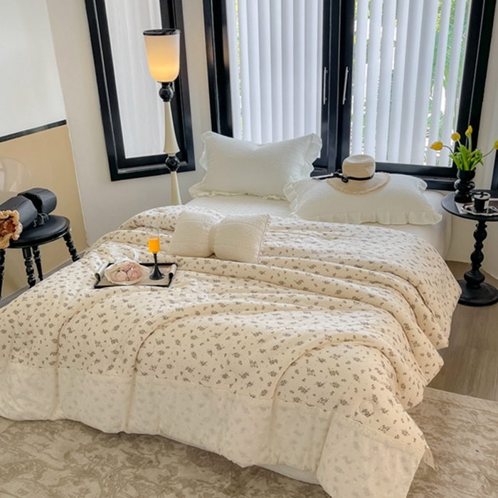 91家纺网 家纺一手货源 找家纺 莱豫家纺 2024新款法式复古针织花边夏被春秋被 春日情