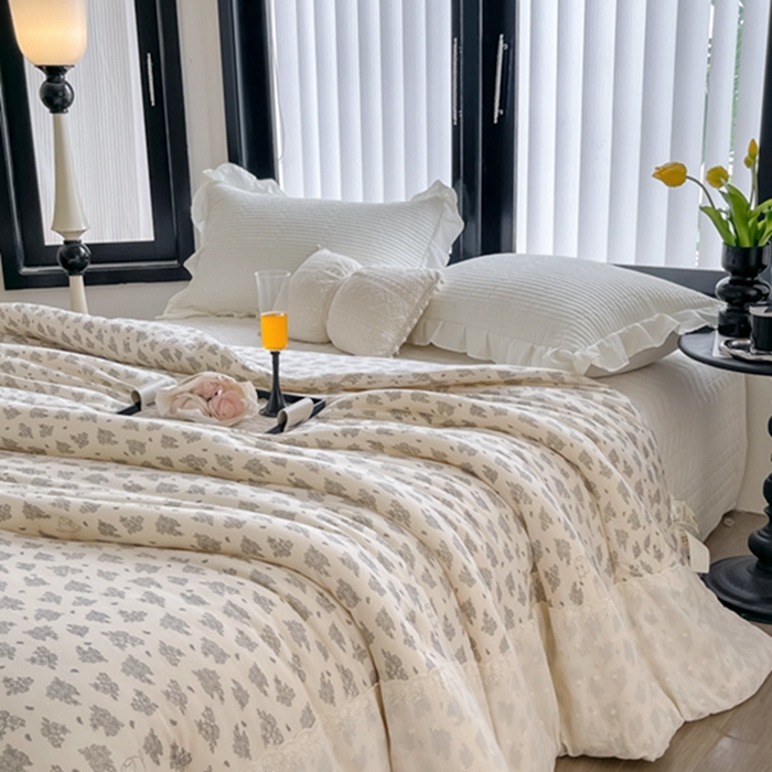 91家纺网 家纺一手货源 找家纺 莱豫家纺 2024新款法式复古针织花边夏被春秋被 南法假日