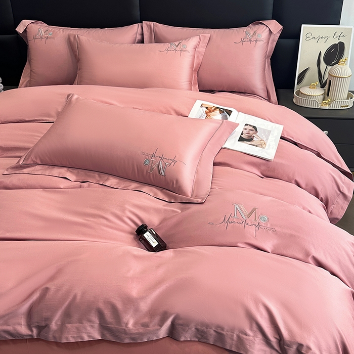 91家纺网 家纺一手货源 找家纺 琉宿家纺 2025新款50s双股长绒棉绣花四件套 倾世红颜-豆沙粉