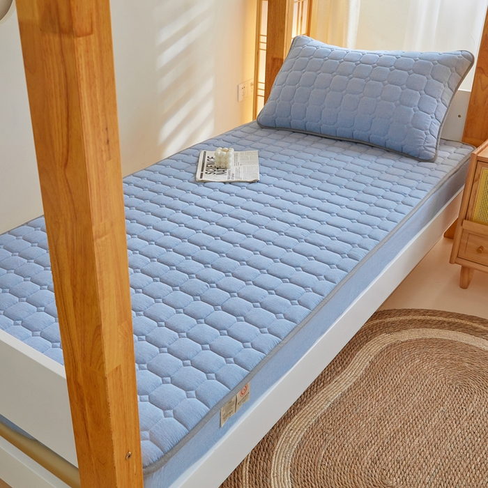 91家纺网 家纺一手货源 找家纺 鑫钰 2025新款学生宿舍A类水洗棉大豆夹棉系列-简格 简格-宾利蓝