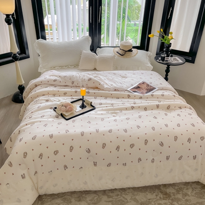 91家纺网 家纺一手货源 找家纺 莱豫家纺 2024新款法式复古针织花边夏被春秋被 爱心兔