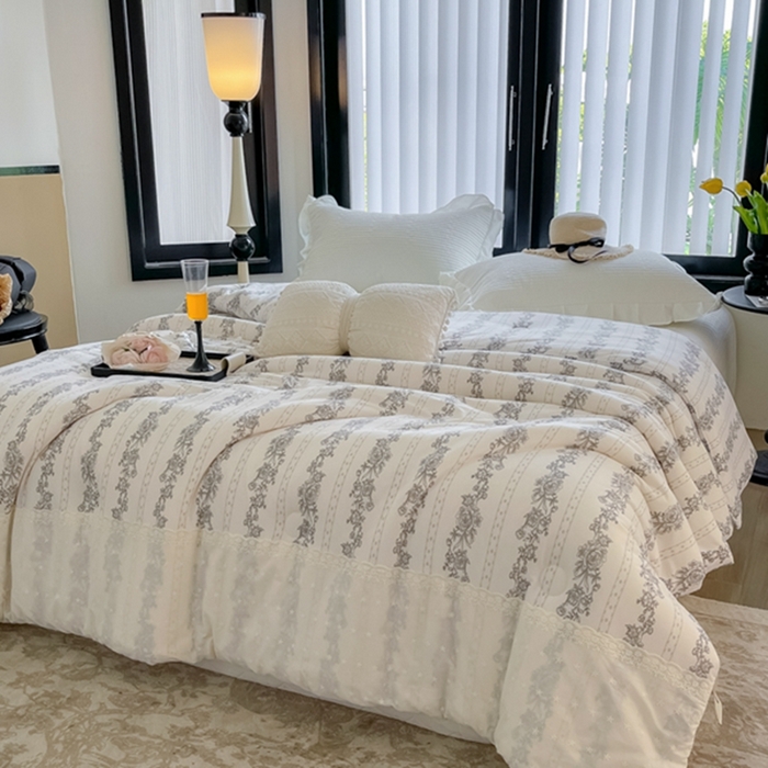 91家纺网 家纺一手货源 找家纺 莱豫家纺 2024新款法式复古针织花边夏被春秋被 赫本