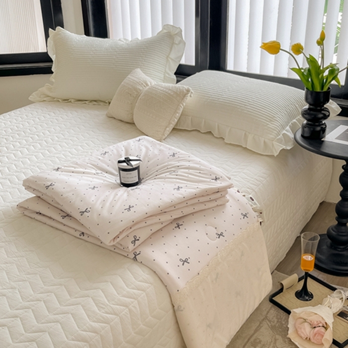 91家纺网 家纺一手货源 找家纺 莱豫家纺 2024新款法式复古针织花边夏被春秋被 蝴蝶结