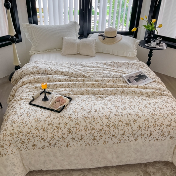 91家纺网 家纺一手货源 找家纺 莱豫家纺 2024新款法式复古针织花边夏被春秋被 花黛织梦