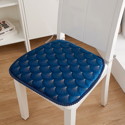 91家纺网 家纺一手货源 找家纺 （总）爱家居 2024新款荷兰绒夹棉绗缝餐椅垫-烟花