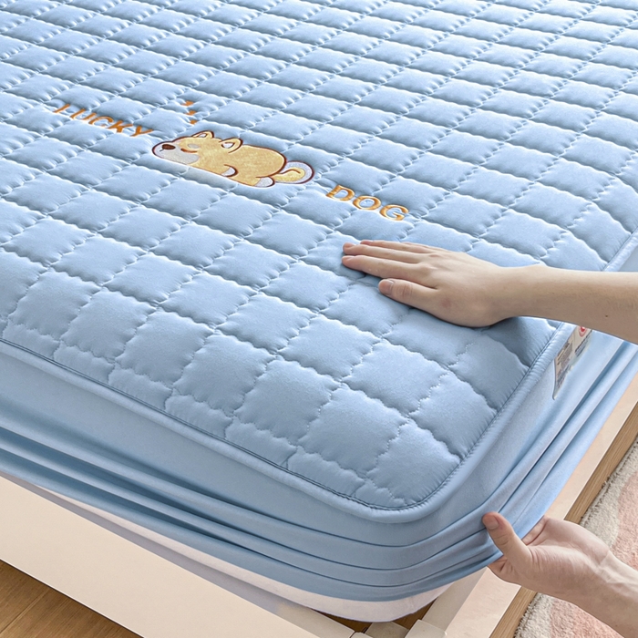 91家纺网 家纺一手货源 找家纺 鑫钰 2024新夹款刺绣大豆纤维床笠-幸运狗系列 幸运狗-湖水蓝