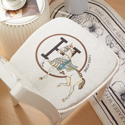 91家纺网 家纺一手货源 找家纺 （总）爱家居 2024新款雪尼尔白马餐椅垫