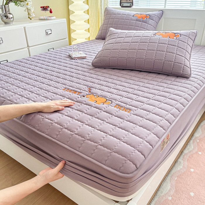 91家纺网 家纺一手货源 找家纺 鑫钰 2024新夹款刺绣大豆纤维床笠-幸运狗系列 幸运狗-烟紫