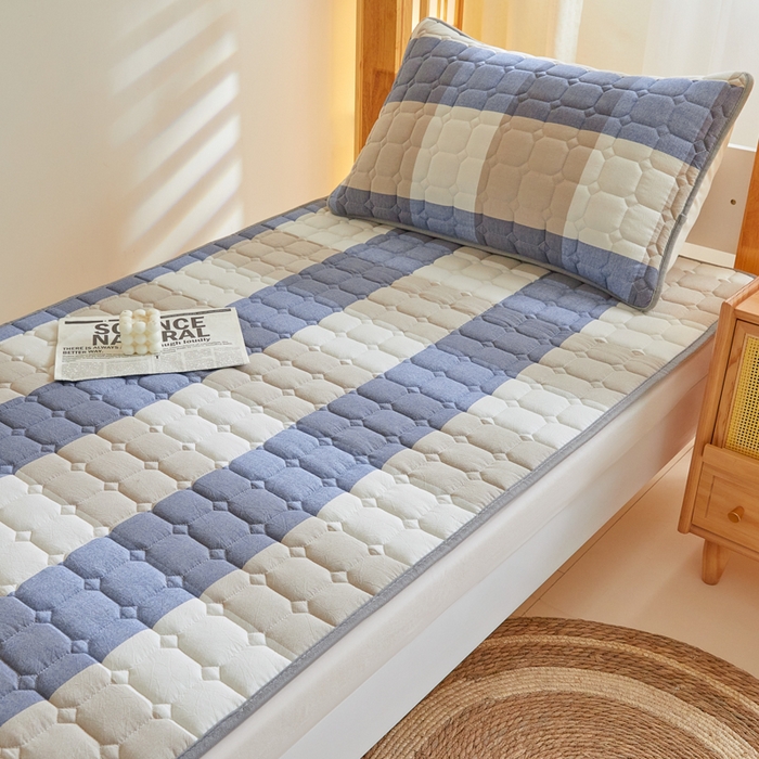 91家纺网 家纺一手货源 找家纺 鑫钰 2025新款学生宿舍A类水洗棉大豆夹棉系列-简格 简格-蓝大格