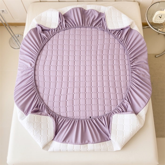 91家纺网 家纺一手货源 找家纺 2025新款A类大豆夹棉刺绣床笠系列-趴趴熊猫 趴趴熊猫-木槿紫