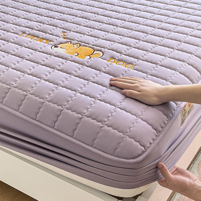 91家纺网 家纺一手货源 找家纺 鑫钰 2024新夹款刺绣大豆纤维床笠-幸运狗系列 幸运狗-木槿紫