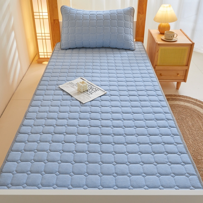 91家纺网 家纺一手货源 找家纺 鑫钰 2025新款学生宿舍A类水洗棉大豆夹棉系列-简格 简格-宾利蓝