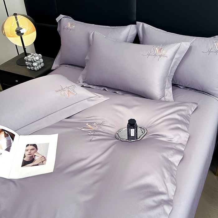 91家纺网 家纺一手货源 找家纺 琉宿家纺 2025新款50s双股长绒棉绣花四件套 倾世红颜-紫灰