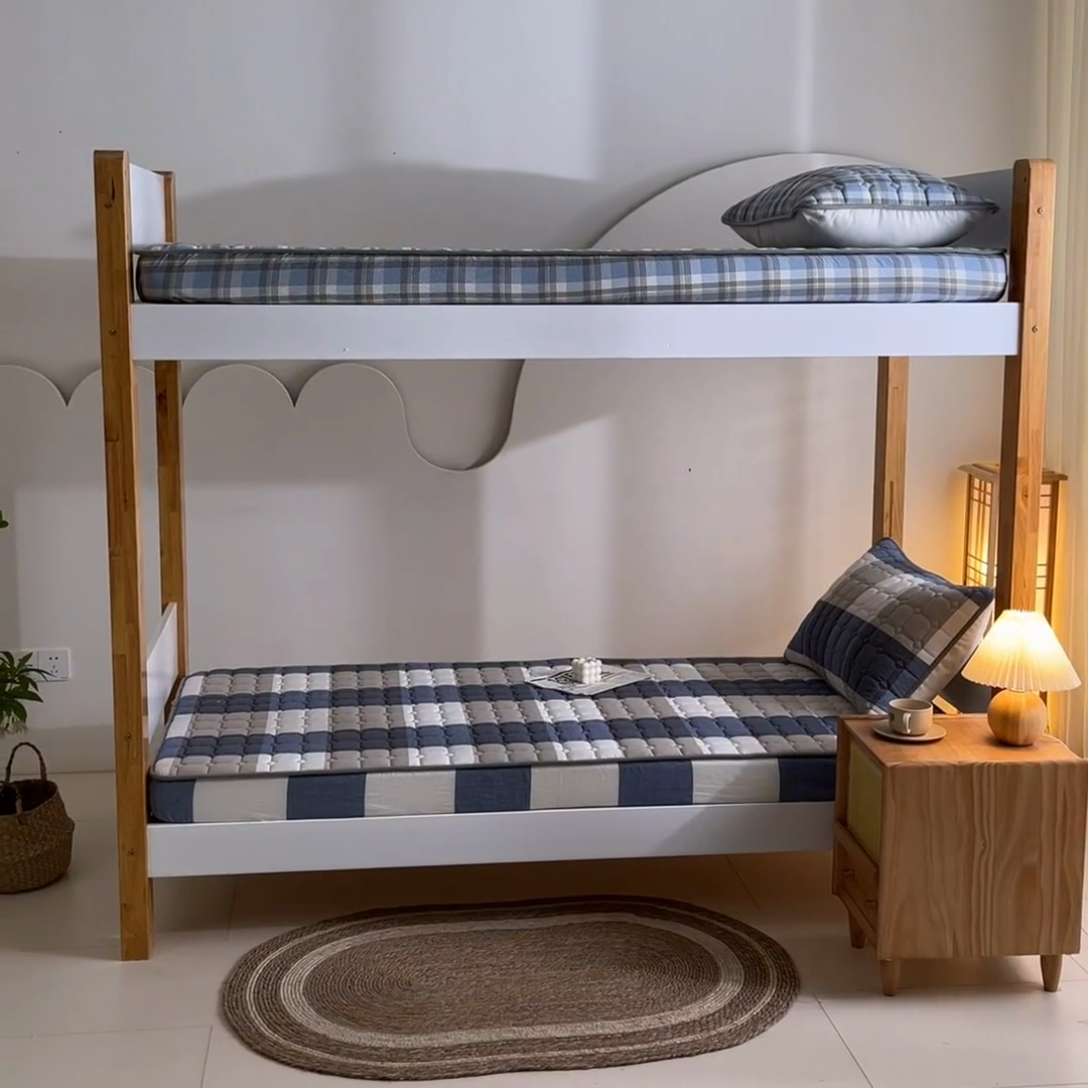 91家纺网 家纺一手货源 找家纺 鑫钰 2025新款学生宿舍A类水洗棉大豆夹棉系列-简格 简格-蓝大格