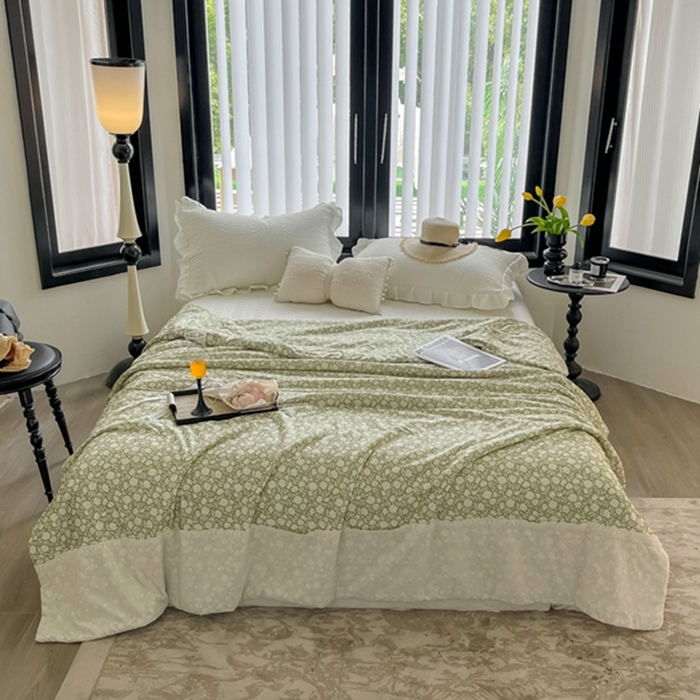 91家纺网 家纺一手货源 找家纺 莱豫家纺 2024新款法式复古针织花边夏被春秋被 清雅绿