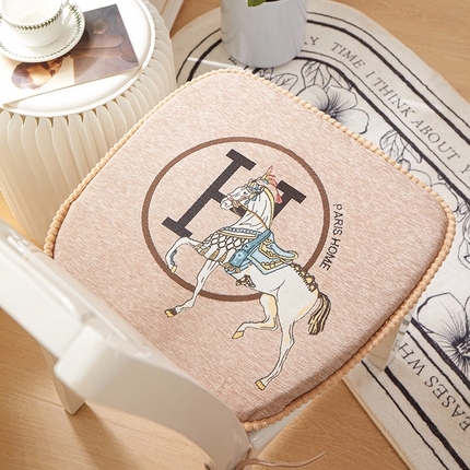 91家纺网 家纺一手货源 找家纺 （总）爱家居 2024新款雪尼尔白马餐椅垫