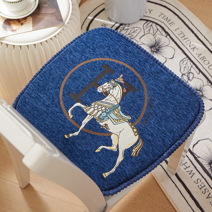 91家纺网 家纺一手货源 找家纺 （总）爱家居 2024新款雪尼尔白马餐椅垫