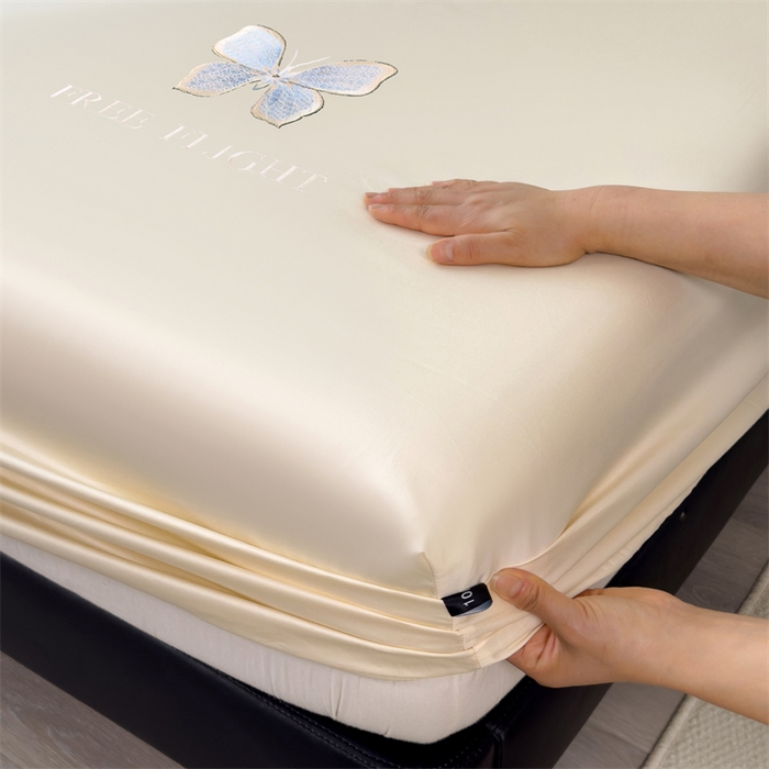 91家纺网 家纺一手货源 找家纺 鑫钰 2024秋冬新款全棉刺绣单层床笠单件枕套三件套-蝶舞 蝶舞-奶昔白