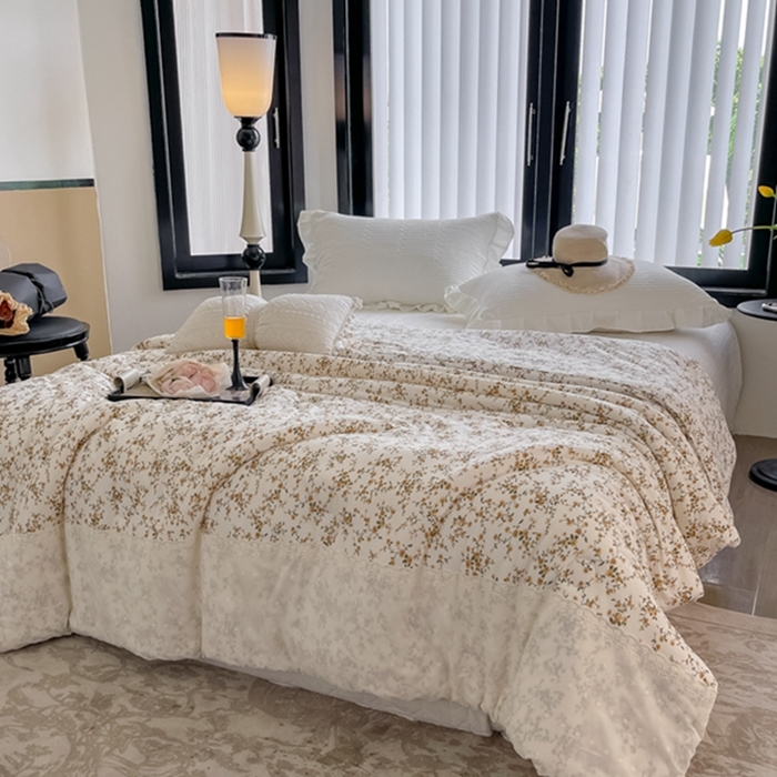 91家纺网 家纺一手货源 找家纺 莱豫家纺 2024新款法式复古针织花边夏被春秋被 花黛织梦