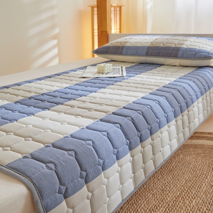 91家纺网 家纺一手货源 找家纺 鑫钰 2025新款学生宿舍A类水洗棉大豆夹棉系列-简格 简格-蓝大格