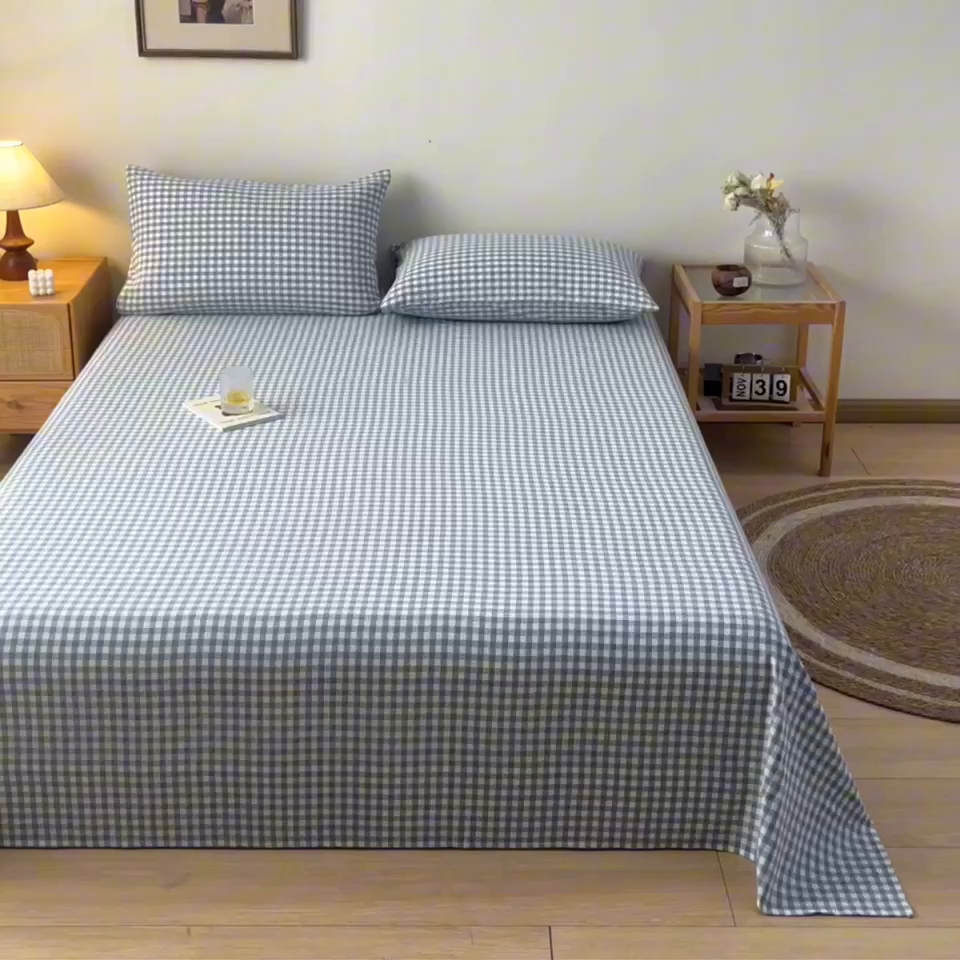 91家纺网 家纺一手货源 找家纺 卡伦家纺 2025新款全棉色织水洗棉床单学生宿舍单人双人床单系列浅蓝小格
