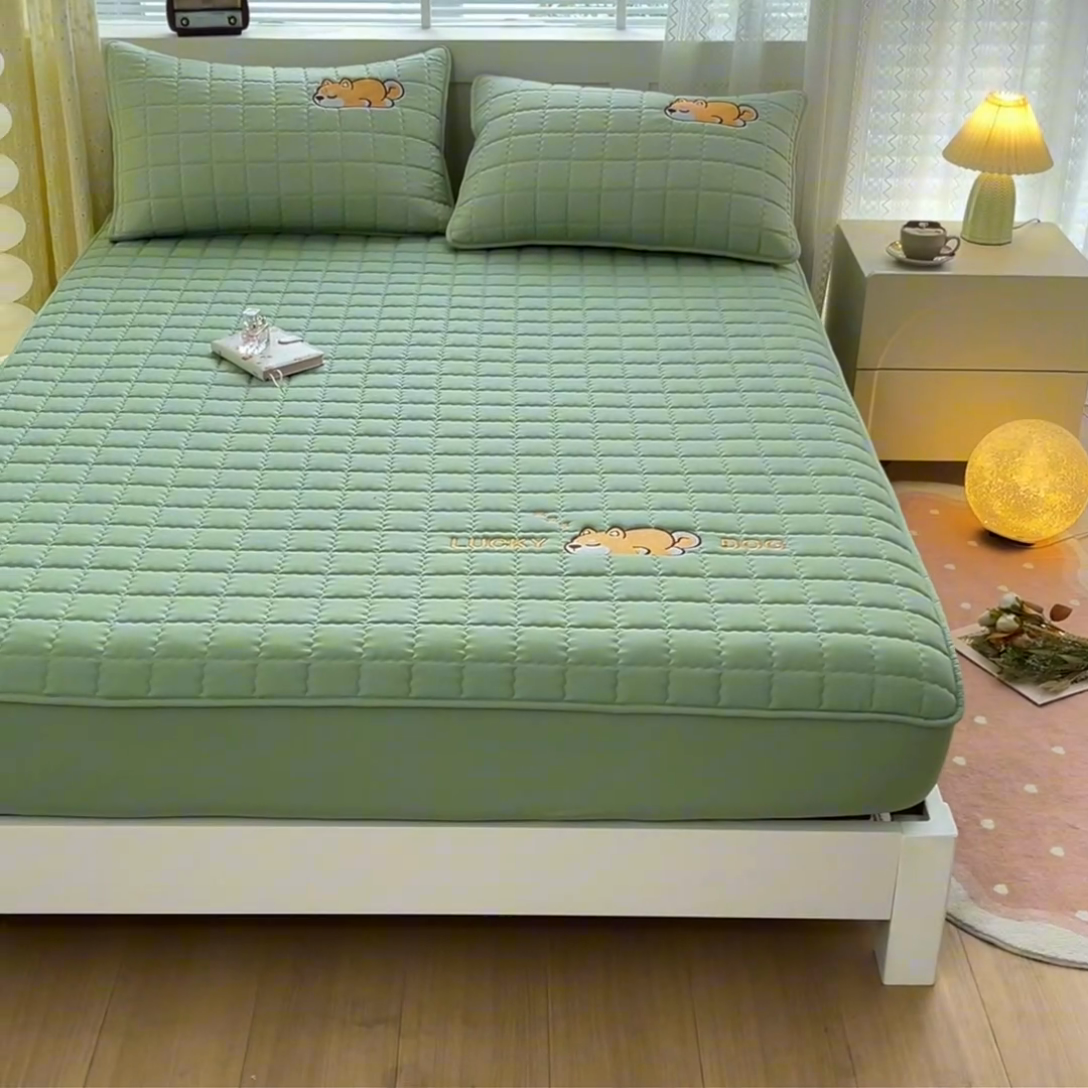 91家纺网 家纺一手货源 找家纺 鑫钰 2024新夹款刺绣大豆纤维床笠-幸运狗系列 幸运狗-时尚绿