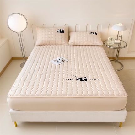 2025新款A类大豆夹棉刺绣床笠系列-趴趴熊猫 趴趴熊猫-香槟驼