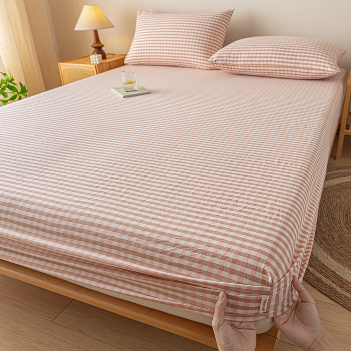 91家纺网 家纺一手货源 找家纺 卡伦家纺 2025全棉色织水洗棉单层床笠席梦思保护套 粉小格