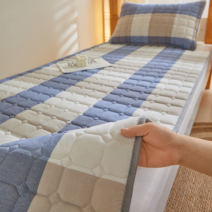 91家纺网 家纺一手货源 找家纺 鑫钰 2025新款学生宿舍A类水洗棉大豆夹棉系列-简格 简格-蓝大格