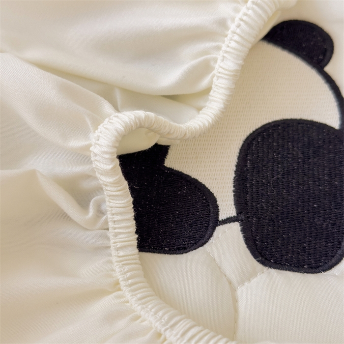 91家纺网 家纺一手货源 找家纺 2025新款A类大豆夹棉刺绣床笠系列-趴趴熊猫 趴趴熊猫-典雅白