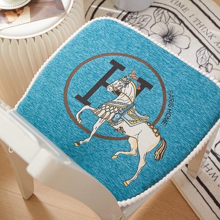 91家纺网 家纺一手货源 找家纺 （总）爱家居 2024新款雪尼尔白马餐椅垫