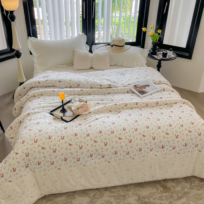 91家纺网 家纺一手货源 找家纺 莱豫家纺 2024新款法式复古针织花边夏被春秋被 小狐狸