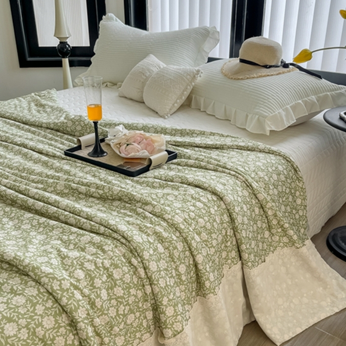 91家纺网 家纺一手货源 找家纺 莱豫家纺 2024新款法式复古针织花边夏被春秋被 清雅绿