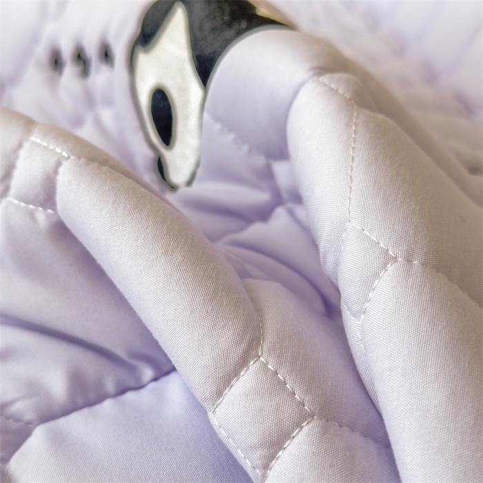 91家纺网 家纺一手货源 找家纺 2025新款A类大豆夹棉刺绣床笠系列-趴趴熊猫 趴趴熊猫-天空紫