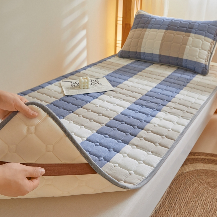 91家纺网 家纺一手货源 找家纺 鑫钰 2025新款学生宿舍A类水洗棉大豆夹棉系列-简格 简格-蓝大格