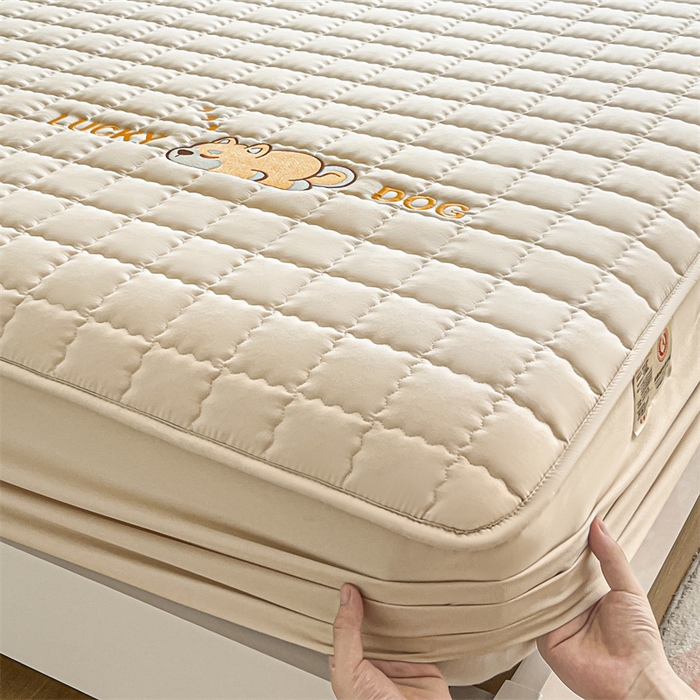 91家纺网 家纺一手货源 找家纺 鑫钰 2024新夹款刺绣大豆纤维床笠-幸运狗系列 幸运狗-香槟驼