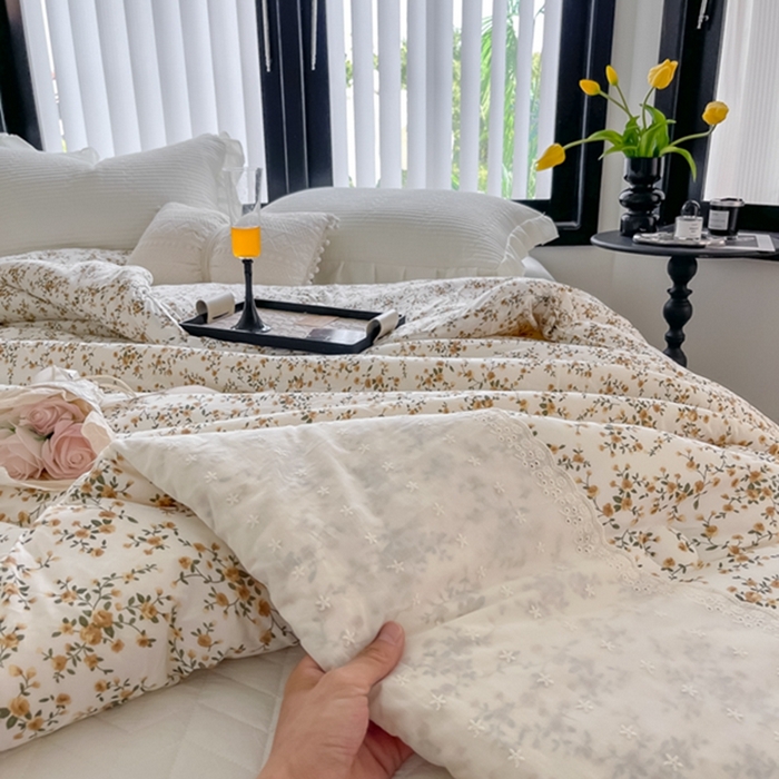 91家纺网 家纺一手货源 找家纺 莱豫家纺 2024新款法式复古针织花边夏被春秋被 花黛织梦