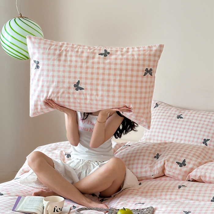 91家纺网 家纺一手货源 找家纺 （总）昔可 2024新款全棉蝴蝶印花系列四件套 模特图